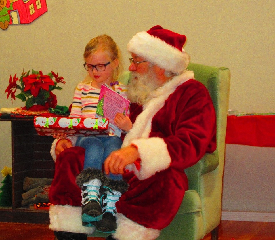 Santa Visits the Village of Elbow_2