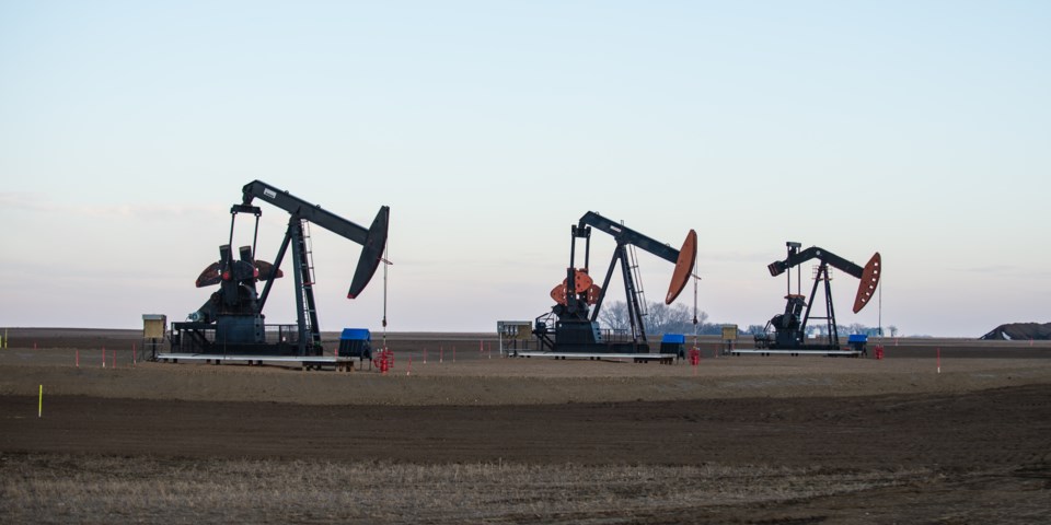 Oungre pumpjacks