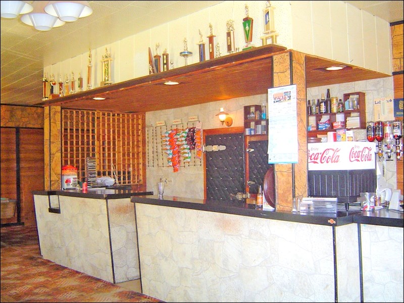 The Simpson Hotel’s beverage room, 2006.