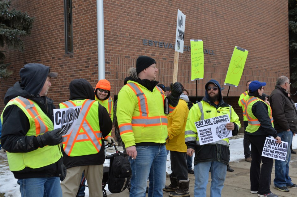 Yellow Vests Estevan close