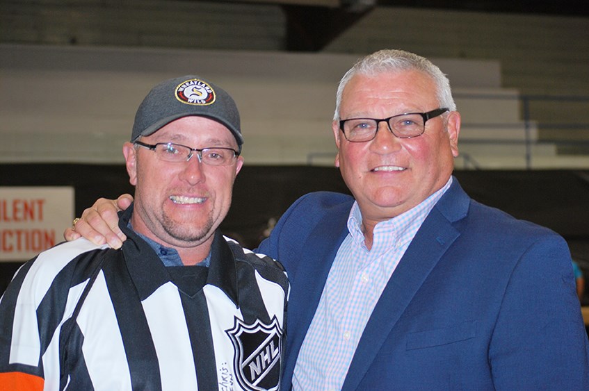 Chris Lincoln (left) and guest speaker Don Koharski at the Wawota Sportsman Dinner.