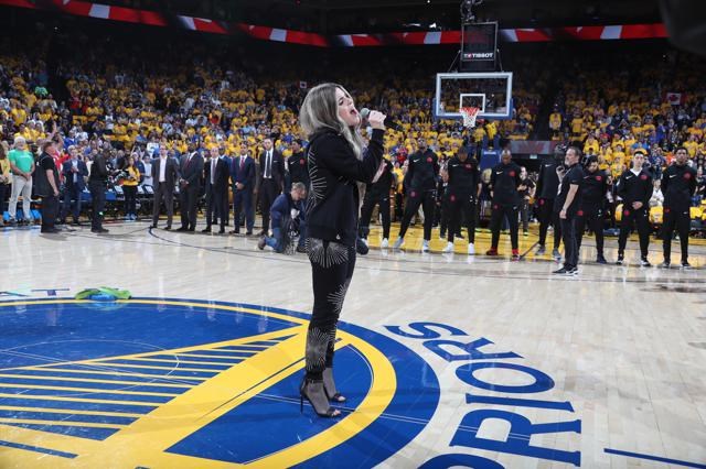 Tenille sings anthem