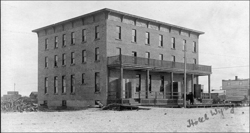 Hotel Wynyard, c 1926. Source: www.prairietowns.com