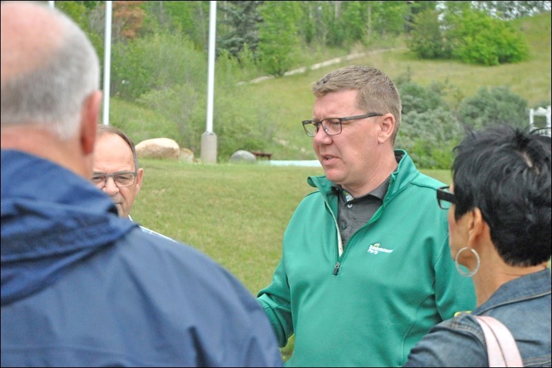 Scott Moe meets and greets at barbecue in NB_2