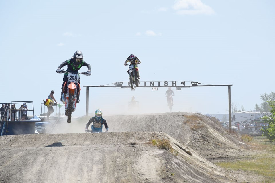 Motocross Estevan pic