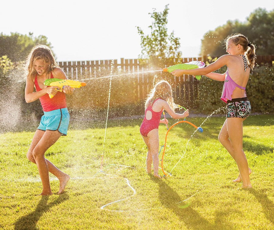 spray water