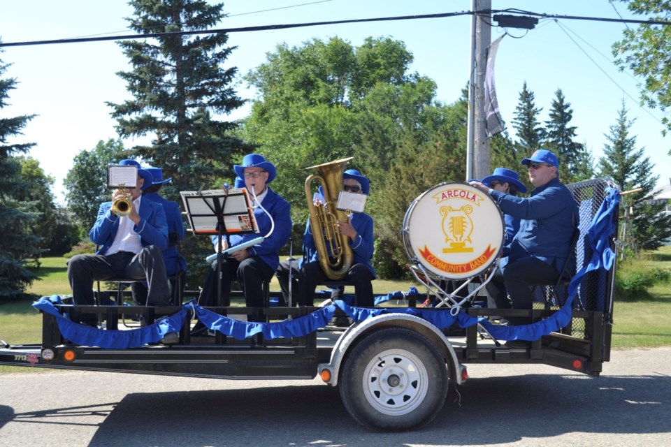 Live music was among the highlights from the parade. Photo by Mary Moffat of the Carlyle Observer