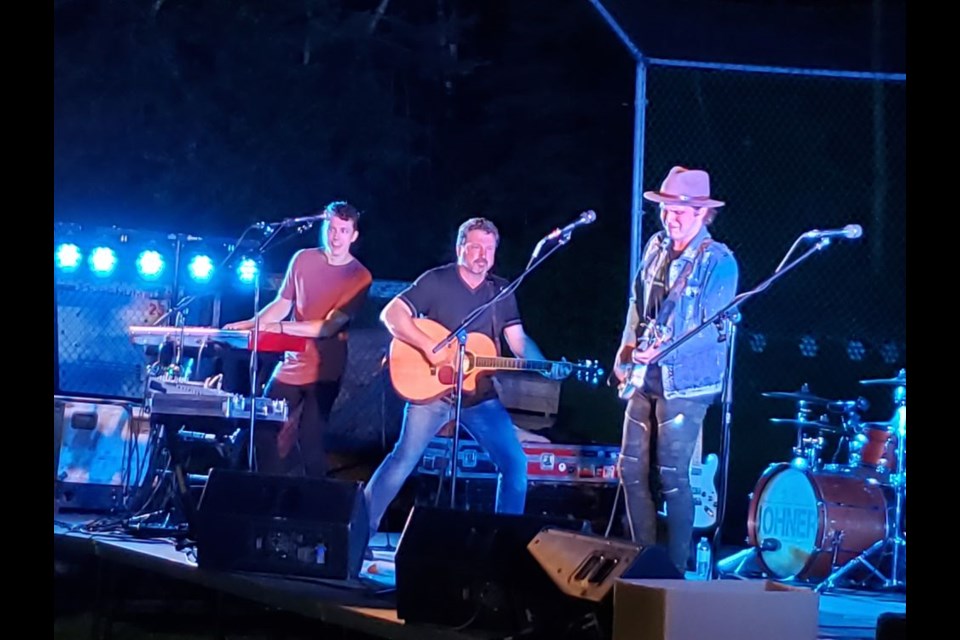 Saskatchewan’s own Brad Johner and the Johner Boys took to the stage and “rocked an audience of roughly 900 people for more than three hours.”
