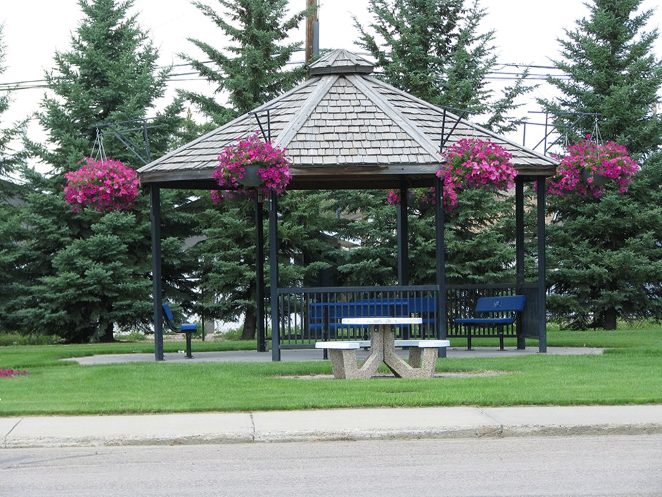 battleford gazebo pic remove cutline