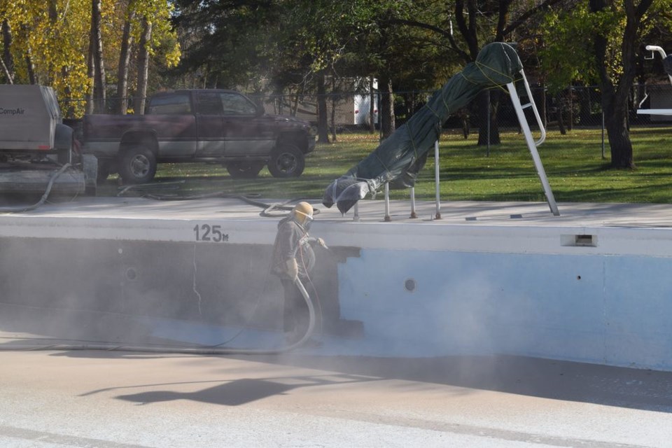 Pool sandblasting