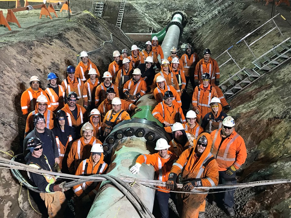 Enbridge Line 3 replacement Final L3R Tie In crew