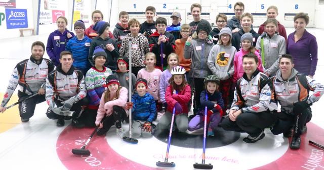 Curling clinic group pic