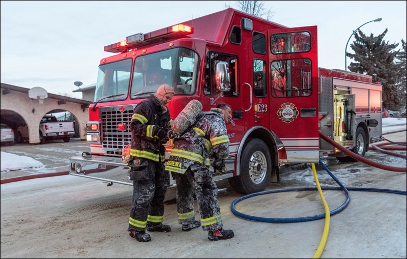 Adjusting the air tank.