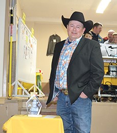 Auctioneer Ward Cutler spoke of the auction and his success, upon receiving recognition of his contribution to the Carlyle and District Lion’s Auction.