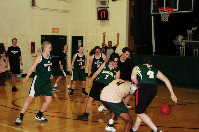 Athletes Help 'Dunk Out' Bullying at Kenaston School_2