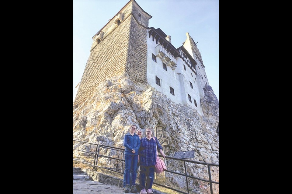 The castle attracts tourists from all over the world, including a visit by Madalina Luedtke, Shelley Luedtke and Sheri Lovrod in 2019.