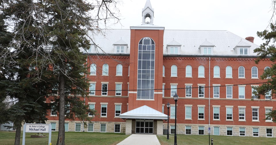 St. Peter's College web