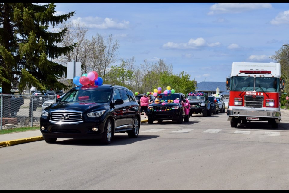 Sacred Heart School/École Sacré Coeur staff decorated their vehicles and went around Estevan celebrating Catholic Education Week last Thursday. Photo by Anastasiia Bykhovskaia