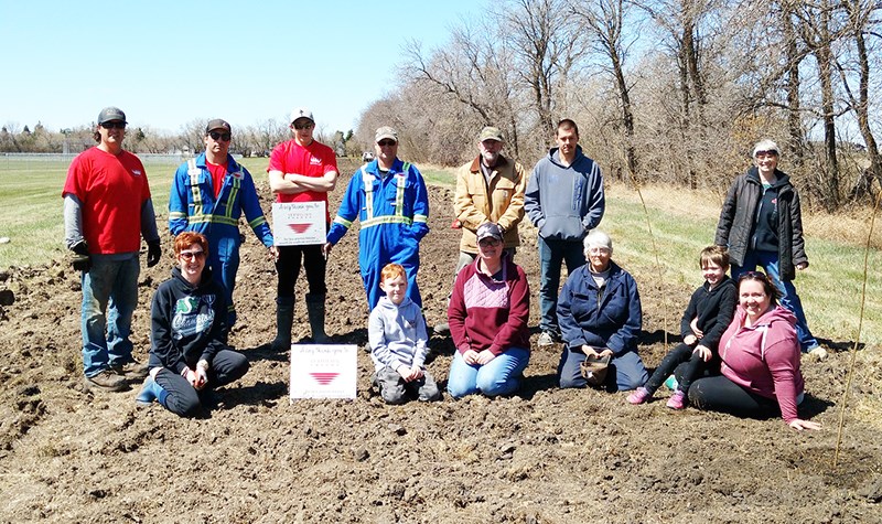 On May 10th, the Arcola Fair Society, along with Vermilion Energy volunteers, completed their North Windbreak Revitalization Project. With a generous grant from Vermilion Energy, our tree line is now strengthened with new growth. Without your financial support, small town non-profit organizations wouldn’t be able to rejuvenate our environment! We appreciate you. Also a huge shout out you to all the volunteers who assisted in making this big project a success and The Arcola Fair Society members who always show up with smiles and enthusiasm.