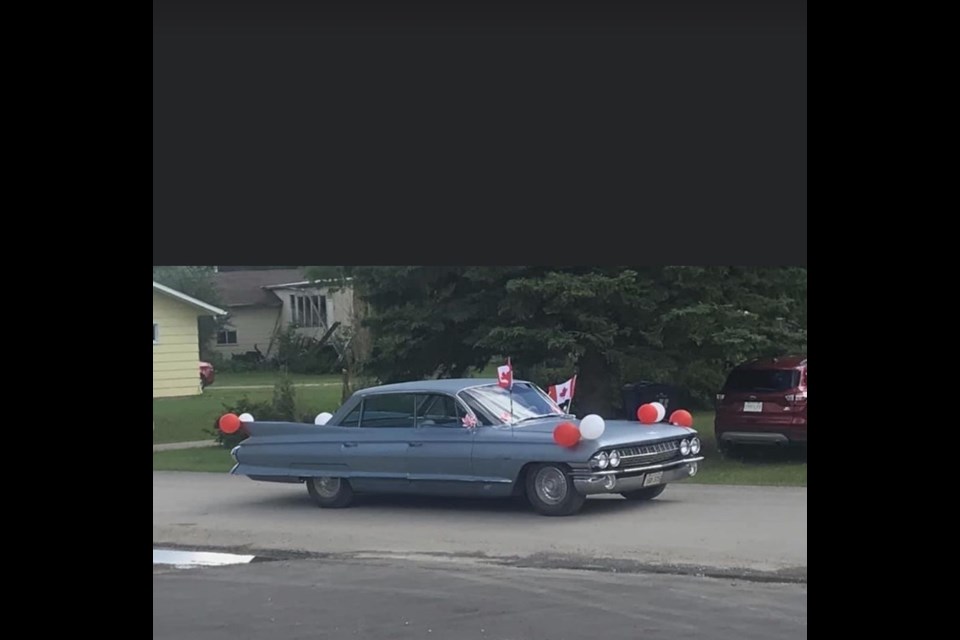 The Invermay parade featured numerous antique vehicles provided by Reg Graham from his collection.