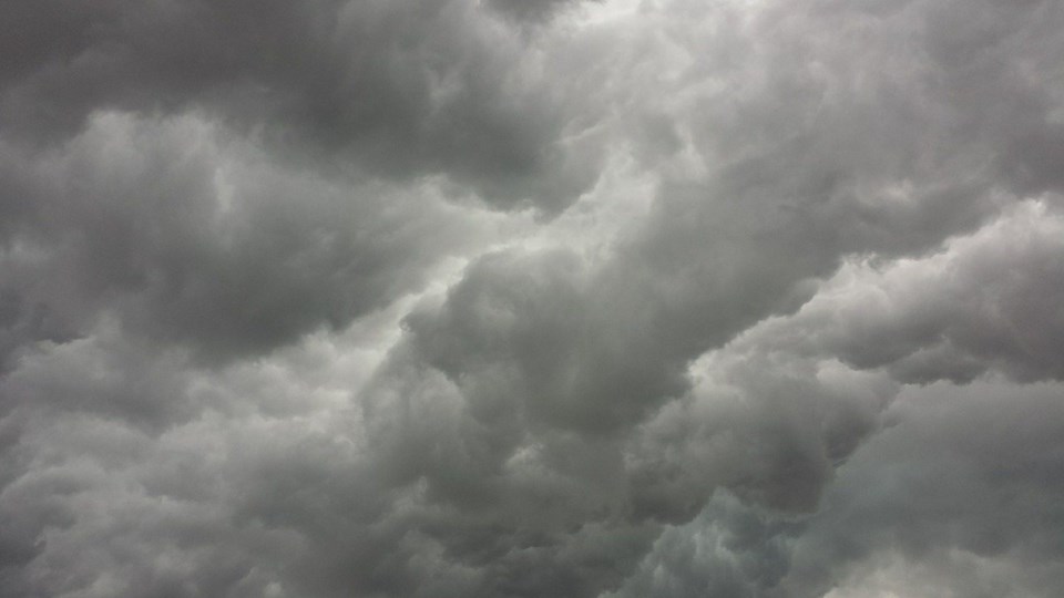 storm-clouds-426271_1280