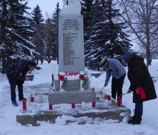 Volunteers lit up the path and cenotaph at Unity’s Memorial Park the eve of Nov. 10, with the majority of candles staying lit into late in the day of Nov. 11. Photo by Sherri Solomko