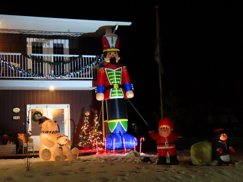 Village of Elbow 'flips the switch' on Christmas spirit_4