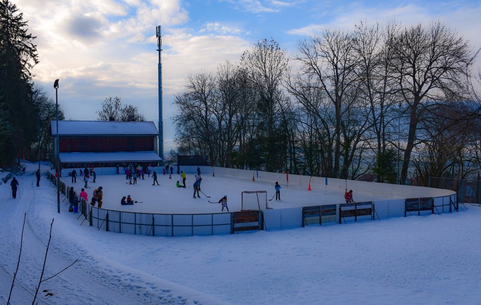 ice-rink-3984941_1280