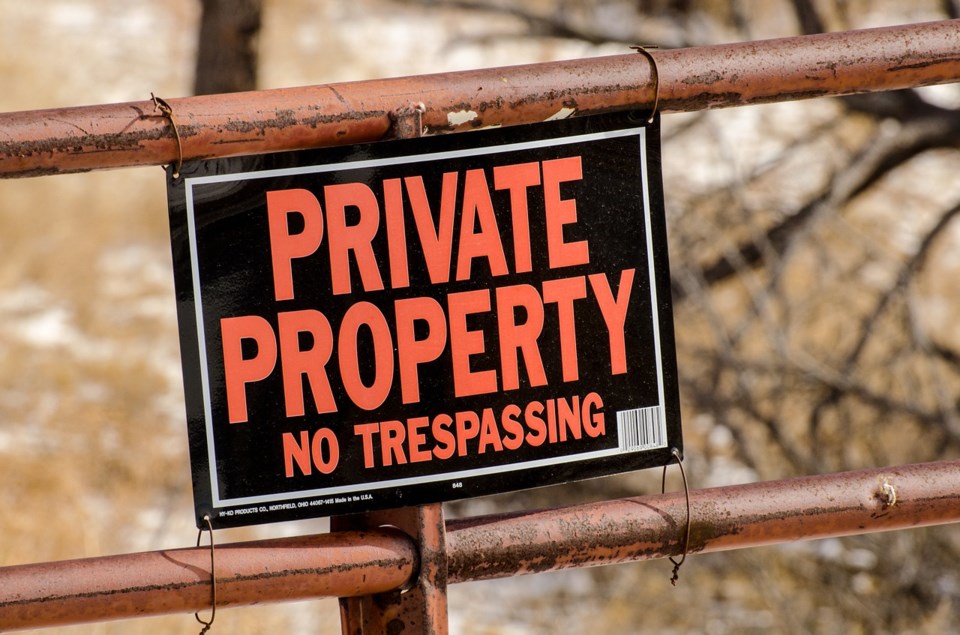 private-property-1109273_1280