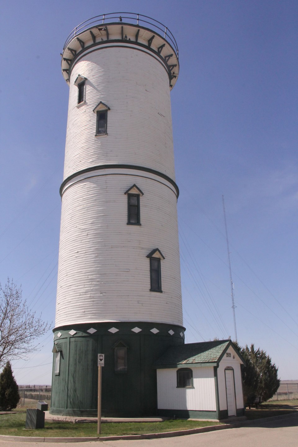Weyburn water tower