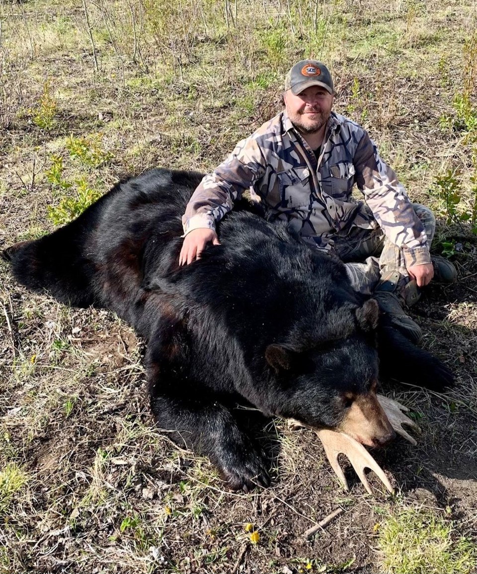 Local hunter takes down another impressive bear_0