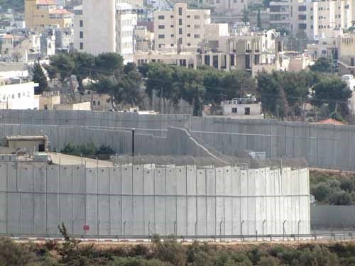 The separation wall between Israeli and Palestinian territory