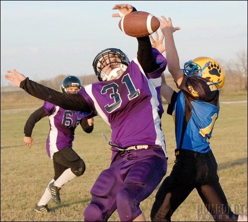Brendon Wray (31) of the Lakeside Bombers knocks down a pass intended for Trent Galacz of the Porcupine Plain Bears in the fourth quarter of their game in Watson. The Bombers started a comeback in the fourth quarter, but couldn't overcome a 16 point deficit, losing 28-26.