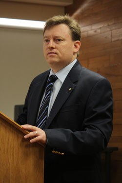 GS201210305319979AR.jpg