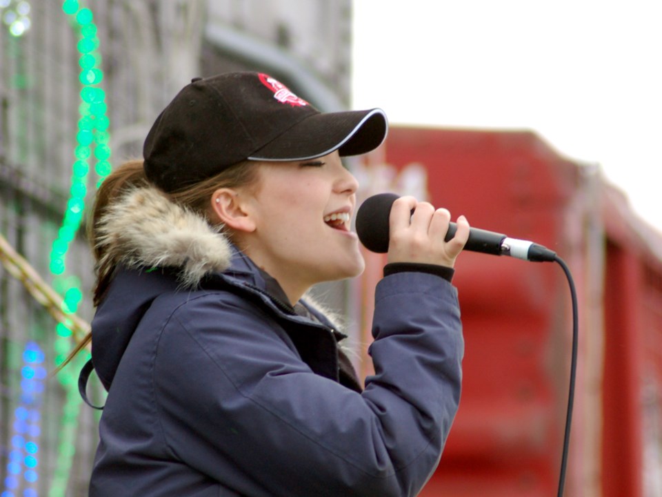 holiday train 2014, kira isabella