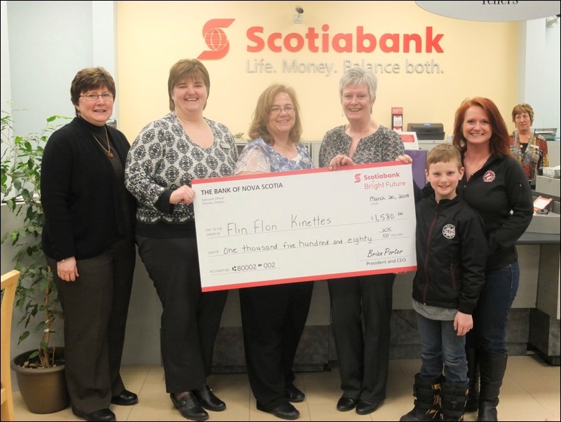 Kinettes receive donation