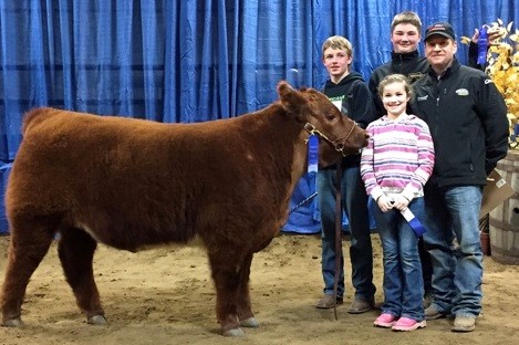 Taking part in junior team grooming were Cody Shumanski, Mckinna Carins and Cole Reid with judge Kirk Stierwalt.