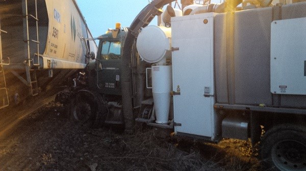 train semi unity