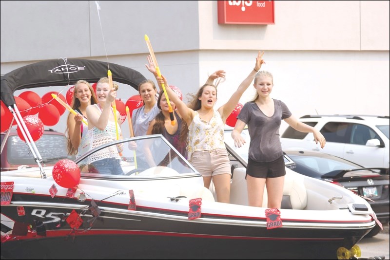Candace Whitford, Jayde Rekdayle, Megan Yaworski, Sierra Kopachinski, Mackenzie Grove and Skylar Ayl
