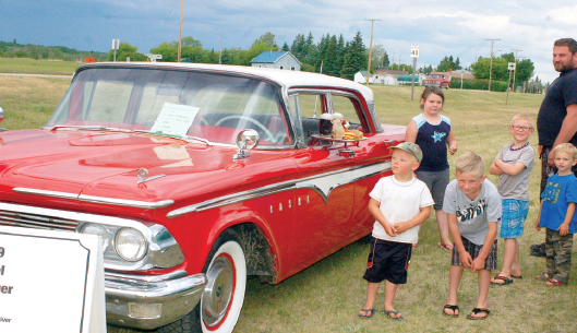 The 1959 Edsel Ranger entered by Ken Emberton of Ituna was all decked out, including the old time A&W Drive In tray. From left, were: Dillion Serdachny, Bracyn Konkel, Brainna Heddon, Darrian Serdachny, Keltyn Konkel and Brett Konkel.