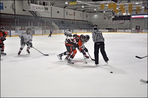 The Midget AAA Stars split a pair of games against the Yorkton RawTec Maulers on the weekend. Photos by John Cairns