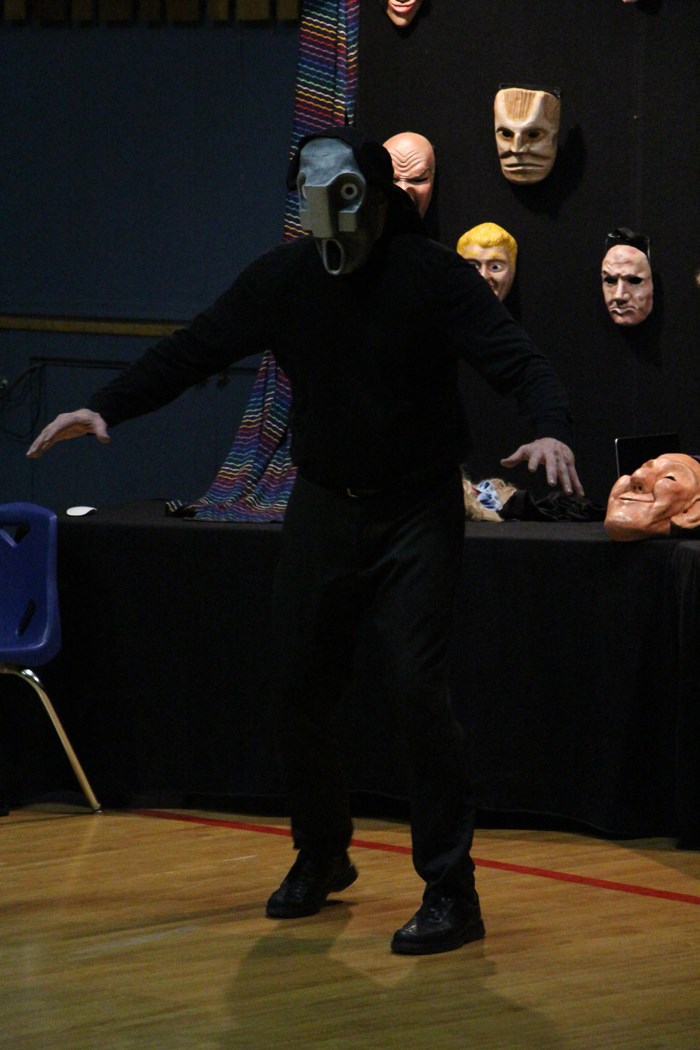 The Mask Messenger