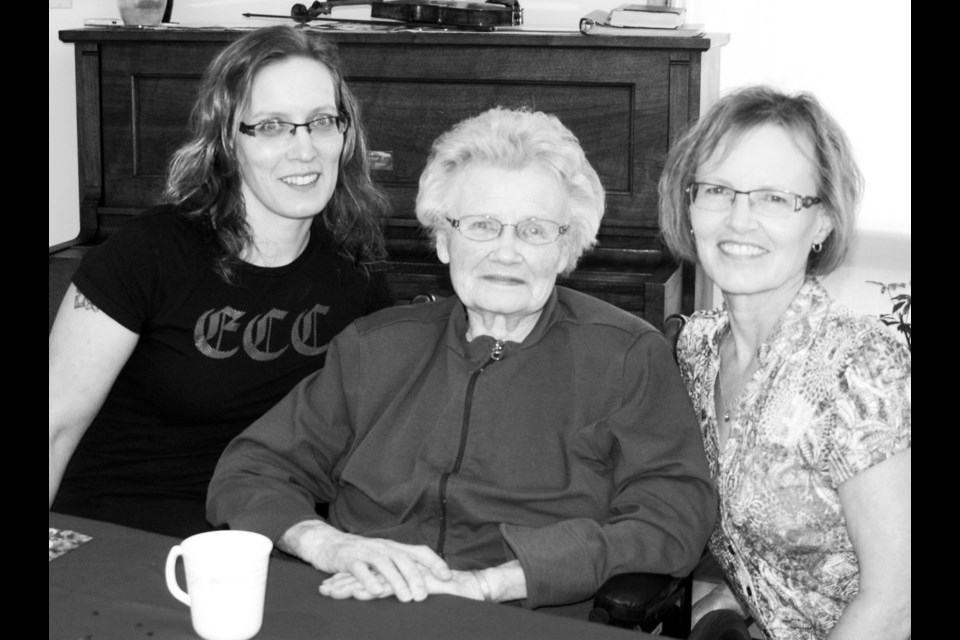 Gladys Nazar, a resident of the LTC, had some special visits from her granddaughter Chereilyn Tuz (left) and daughter Laura Okraintez.