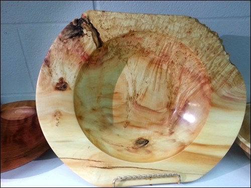 Unveiling the beauty hidden in the heart of wood is the focus of Gordon Munn’s work.