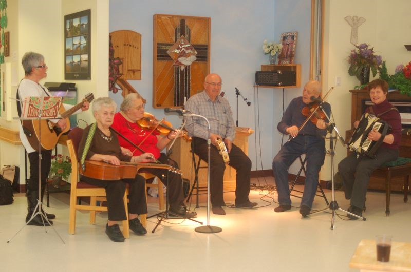 The LTC wing at the Preeceville and District Health Centre had some special entertainers for the Christmas season who performed songs in both English and Ukrainian for the residents’ enjoyment on December 17. From left, were: Vicky Kowal, Stella Holmes, Stephanie Prestie, John Kowal, Willie and June Jakubowski.