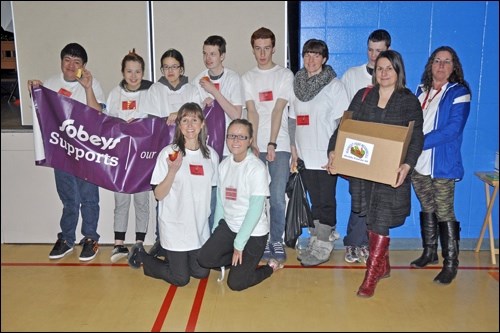 Teacher Rhea Good's Big Crunch team. Photo by John Cairns