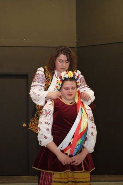 Lilia Livingstone presented the wreath presentation to her daughter Emily during the Ukrainian dancers’ concert in Norquay. Photo by Kaeley Kish.