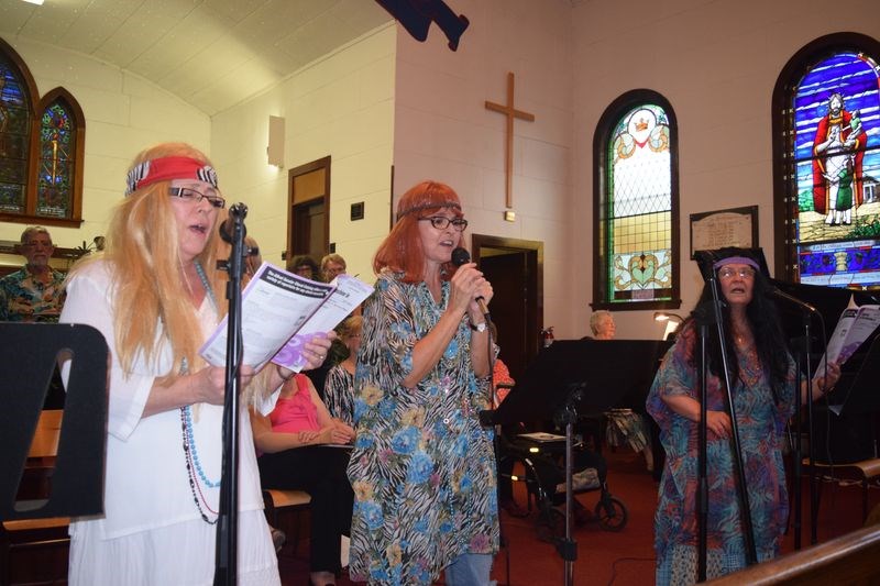 A show-stopper during the concert was when the women’s trio returned to the stage dressed in appropriate 1960s costumes as flower children to perform the medley Aquarius/Let the Sun Shine In.