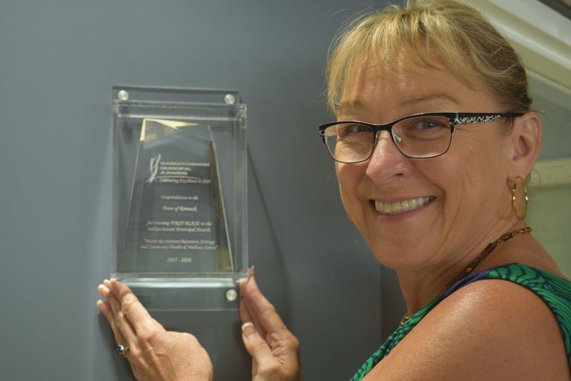 Councillor Claire Bishop, who is chair of the Assiniboine Valley Health and Wellness Foundation, was photographed last week with the Saskatchewan Municipal Award that Kamsack received in recognition of its doctor recruitment and retention strategy and for having developed the health and wellness foundation.