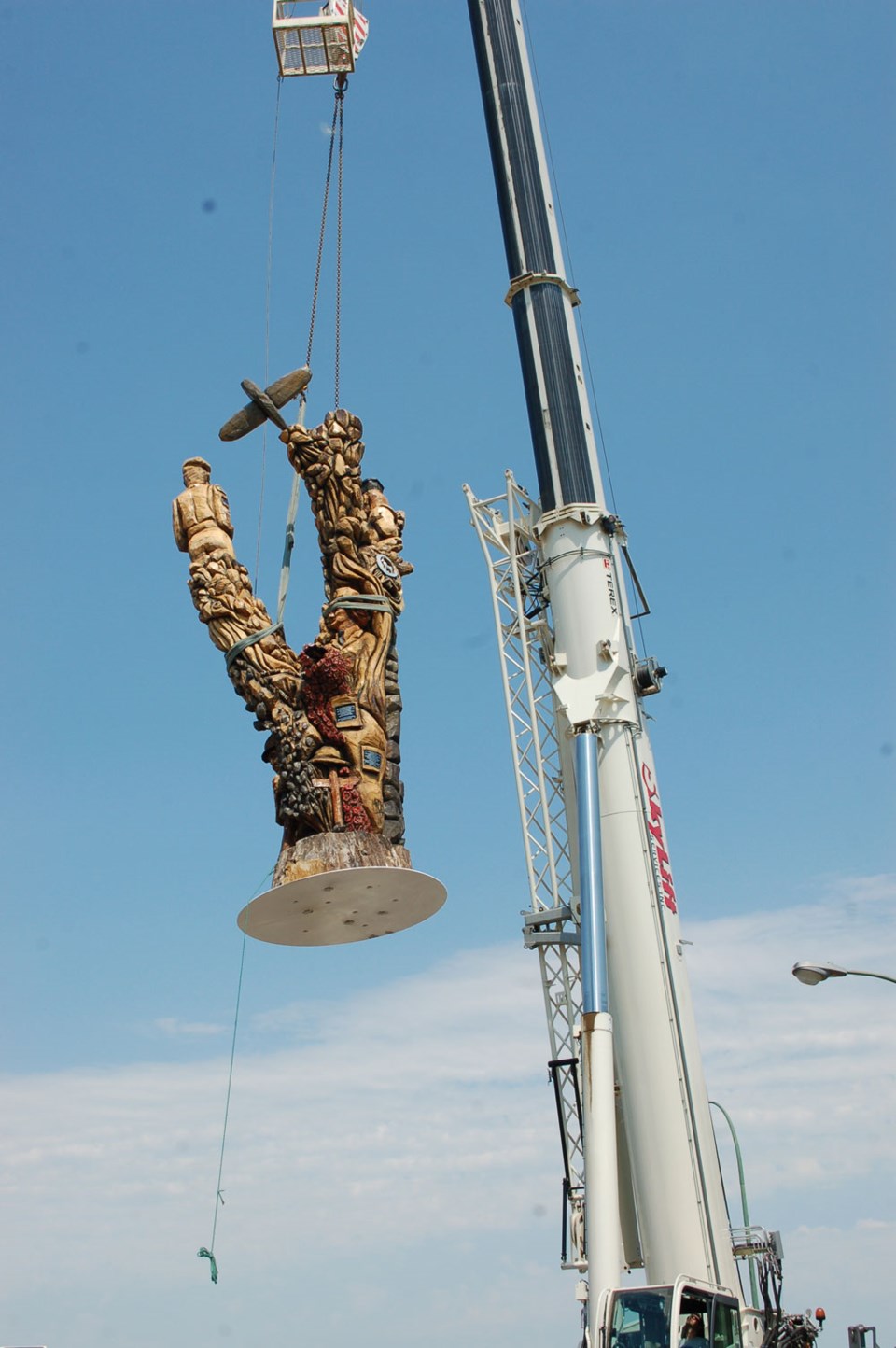 TREE CRANE